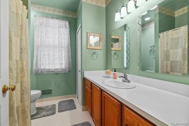 **OPEN HOUSE - 12-2pm Saturday 11/02/24** MUST SEE!! Original on Hickory Hollow Golf Course in Michigan - for sale on GolfHomes.com, golf home, golf lot