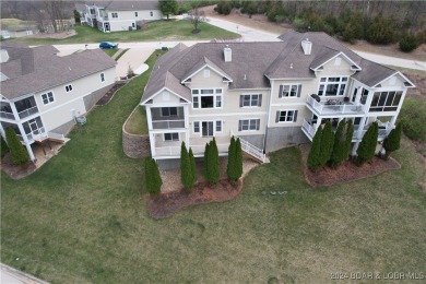 This Country Club Cove Villa is ready for new owners.  Sits on Seasons Ridge At Four Seasons in Missouri - for sale on GolfHomes.com, golf home, golf lot