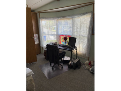 -Updated bathroom with walk-in shower- -Large, quiet corner lot- on Sebring Lakeside Golf Resort in Florida - for sale on GolfHomes.com, golf home, golf lot