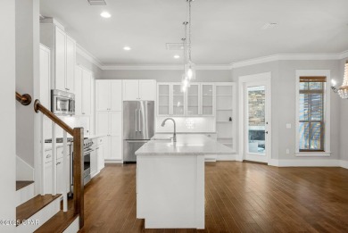 Pickleball, 2 Pools, Tennis, Basketball, Clubhouse, Cable on Holiday Golf Club in Florida - for sale on GolfHomes.com, golf home, golf lot