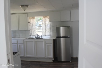 Charming Cottage Near Golf, Parks, and Beaches! Discover the on Palatka Golf Club in Florida - for sale on GolfHomes.com, golf home, golf lot