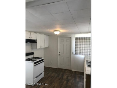 Charming Cottage Near Golf, Parks, and Beaches! Discover the on Palatka Golf Club in Florida - for sale on GolfHomes.com, golf home, golf lot