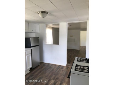 Charming Cottage Near Golf, Parks, and Beaches! Discover the on Palatka Golf Club in Florida - for sale on GolfHomes.com, golf home, golf lot