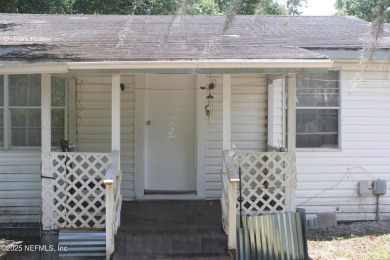 Charming Cottage Near Golf, Parks, and Beaches! Discover the on Palatka Golf Club in Florida - for sale on GolfHomes.com, golf home, golf lot