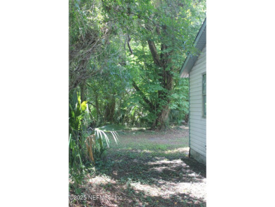 Charming Cottage Near Golf, Parks, and Beaches! Discover the on Palatka Golf Club in Florida - for sale on GolfHomes.com, golf home, golf lot