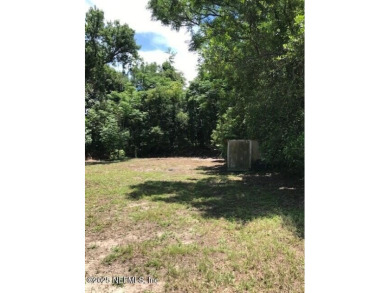 Charming Cottage Near Golf, Parks, and Beaches! Discover the on Palatka Golf Club in Florida - for sale on GolfHomes.com, golf home, golf lot