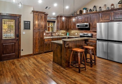 Cozy 3 bed 2 bath nestled in the sought after Texoma Estates on Tanglewood Resort in Texas - for sale on GolfHomes.com, golf home, golf lot