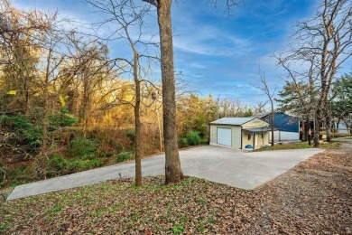 Cozy 3 bed 2 bath nestled in the sought after Texoma Estates on Tanglewood Resort in Texas - for sale on GolfHomes.com, golf home, golf lot