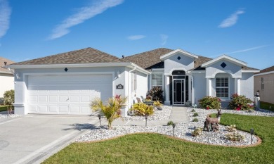 **MOTIVATED SELLER! MOVE IN READY** Welcome to your new dream on Summerglen Country Club in Florida - for sale on GolfHomes.com, golf home, golf lot