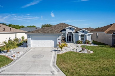 **MOTIVATED SELLER! MOVE IN READY** Welcome to your new dream on Summerglen Country Club in Florida - for sale on GolfHomes.com, golf home, golf lot