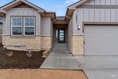 The Mirage by Pioneer Homes is a charming single level home with on Hunters Point Golf Club in Idaho - for sale on GolfHomes.com, golf home, golf lot