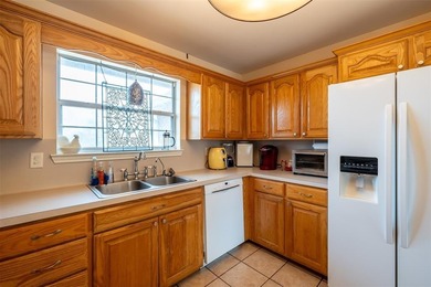 Luxury Living Under the Pines. Experience the perfect blend of on Holly Lake Ranch Golf Club in Texas - for sale on GolfHomes.com, golf home, golf lot