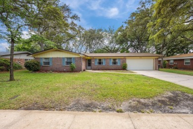 Welcome home to this beautiful, brick single-story 4 bedroom/2 on Fort Walton Beach Golf Course in Florida - for sale on GolfHomes.com, golf home, golf lot