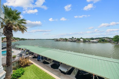 What an amazing price for a 2 bedroom/2 bathroom waterfront on Apple Rock Golf Course - Horseshoe Bay in Texas - for sale on GolfHomes.com, golf home, golf lot