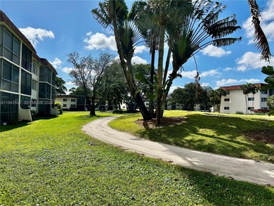 HIGHLY sought -after Hollybrook Golf & Tennis Club in Pembroke on Hollybrook Golf and Tennis Club  in Florida - for sale on GolfHomes.com, golf home, golf lot