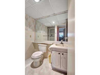 :Welcome to this beautifully maintained 2nd-floor condo offering on Kings Point Golf -Flanders Way in Florida - for sale on GolfHomes.com, golf home, golf lot