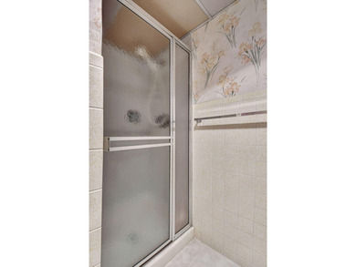 :Welcome to this beautifully maintained 2nd-floor condo offering on Kings Point Golf -Flanders Way in Florida - for sale on GolfHomes.com, golf home, golf lot