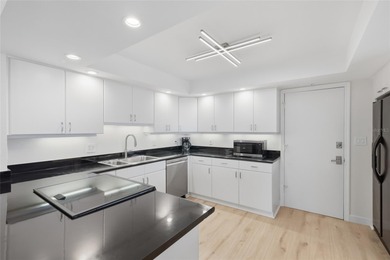 Beachfront Living at Islander Club on Longboat Key

Experience on Links on Longboat Golf Club in Florida - for sale on GolfHomes.com, golf home, golf lot