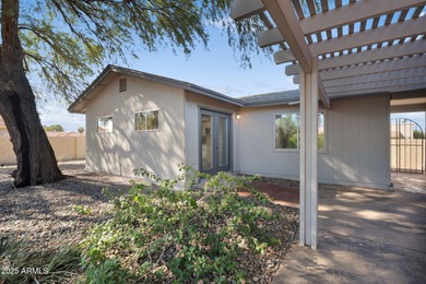 Escape to effortless Arizona living in this beautifully on Cottonwood Country Club in Arizona - for sale on GolfHomes.com, golf home, golf lot