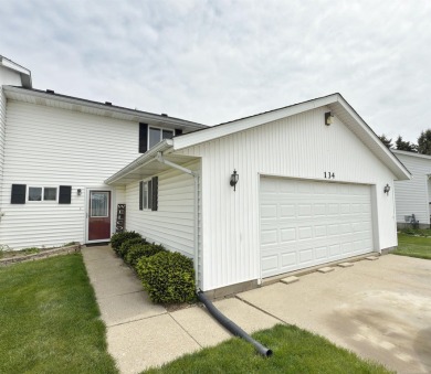 Updated Condo on Woodland Hills Golf Course - No HOA Fees! Don't on Woodland Hills Golf Course in Michigan - for sale on GolfHomes.com, golf home, golf lot