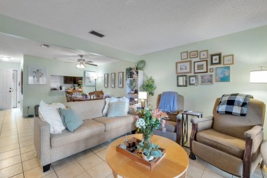 This adorable townhouse is in the most convenient location to on Hilaman Park Golf Course in Florida - for sale on GolfHomes.com, golf home, golf lot