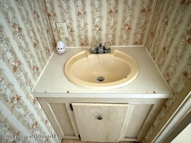 Opportunity awaits in the desirable 55+ golf community of High on High Point Golf Club, Inc. in Florida - for sale on GolfHomes.com, golf home, golf lot