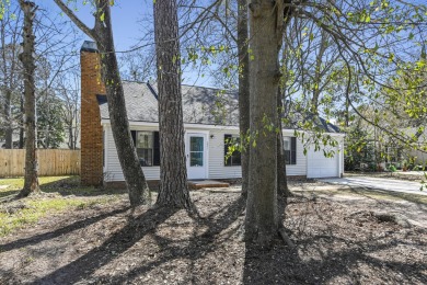 Welcome to Your Next Chapter in Crowfield PlantationNestled in on Crowfield Golf and Country Club in South Carolina - for sale on GolfHomes.com, golf home, golf lot