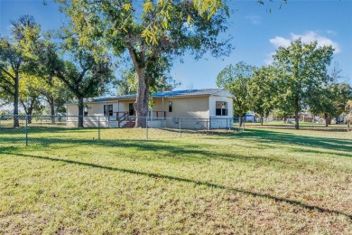 Tranquil 3-Bed, 2-Bath Home on 1.47 Acres in Horseshoe Bend - on Horseshoe Bend Country Club in Texas - for sale on GolfHomes.com, golf home, golf lot