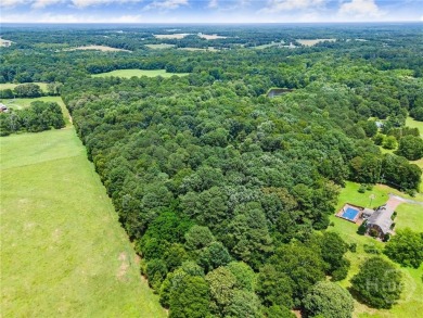 Now available in Hartwell, Ga! 25.681 picturesque acres located on Cateechee Golf Club in Georgia - for sale on GolfHomes.com, golf home, golf lot