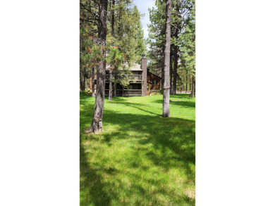 #61 Wildflower boasts an exceptional location on the 13th hole on Sunriver Woodlands Golf Course in Oregon - for sale on GolfHomes.com, golf home, golf lot