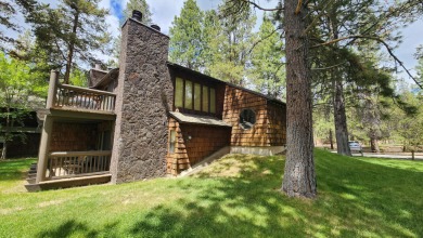 #61 Wildflower boasts an exceptional location on the 13th hole on Sunriver Woodlands Golf Course in Oregon - for sale on GolfHomes.com, golf home, golf lot