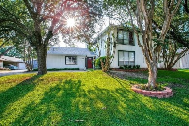 Spacious home perfect for a growing family! Conveniently located on Waxahachie Country Club in Texas - for sale on GolfHomes.com, golf home, golf lot