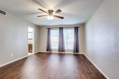 Spacious home perfect for a growing family! Conveniently located on Waxahachie Country Club in Texas - for sale on GolfHomes.com, golf home, golf lot