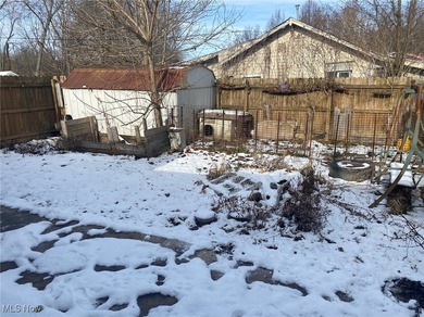 If you're looking for your next DIY transformation or investment on Olde Dutch Mill Golf Course in Ohio - for sale on GolfHomes.com, golf home, golf lot