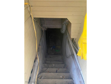 If you're looking for your next DIY transformation or investment on Olde Dutch Mill Golf Course in Ohio - for sale on GolfHomes.com, golf home, golf lot