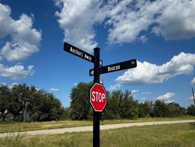 526 Beacon Circle, The Hideout Golf Club  Resort, Lake Brownwood on Hideout Golf Club and Resort  in Texas - for sale on GolfHomes.com, golf home, golf lot