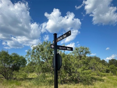 526 Beacon Circle, The Hideout Golf Club  Resort, Lake Brownwood on Hideout Golf Club and Resort  in Texas - for sale on GolfHomes.com, golf home, golf lot
