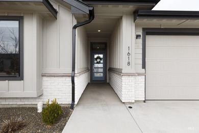 Welcome to your home with a view! This beautiful 3 bed, 2 bath on Hunters Point Golf Club in Idaho - for sale on GolfHomes.com, golf home, golf lot