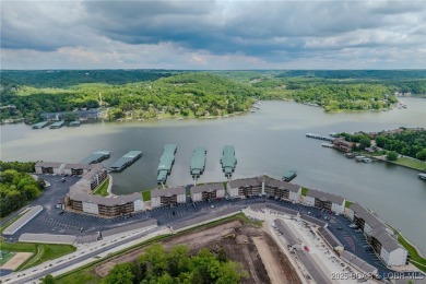 Lakefront Walk-In Condo with super low HOA fees under $670 per on Lake Valley Country Club in Missouri - for sale on GolfHomes.com, golf home, golf lot