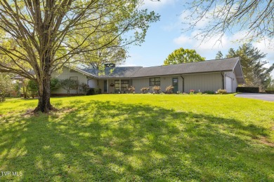 This stunning contemporary ranch home is situated on 1.71 acres on Link Hills Country Club in Tennessee - for sale on GolfHomes.com, golf home, golf lot