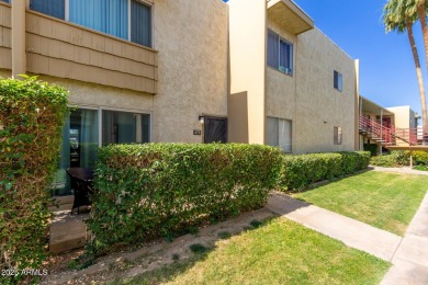 Welcome to this charming 2-bedroom 1.5 bath townhome! Inside on The Phoenician  in Arizona - for sale on GolfHomes.com, golf home, golf lot