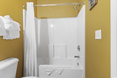 Beautifully Maintained 2BR/2BA Condo in Arbor Trace at Barefoot on Barefoot Resort and Golf Club  in South Carolina - for sale on GolfHomes.com, golf home, golf lot