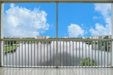 BEAUTIFUL CHARMING 2/2 CONDO WITH PEACEFUL VIEW OF THE LAKE on Palm-Aire Country Club and Resort - Palms in Florida - for sale on GolfHomes.com, golf home, golf lot