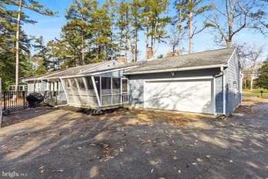 Welcome to 206 Tabernacle Road.  This adorable 3-bed, 2.5-bath on Medford Lakes Country Club in New Jersey - for sale on GolfHomes.com, golf home, golf lot