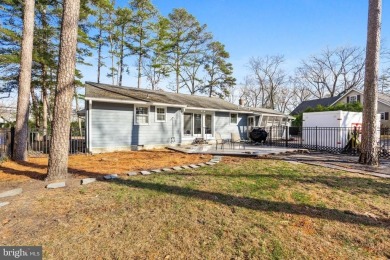 Welcome to 206 Tabernacle Road.  This adorable 3-bed, 2.5-bath on Medford Lakes Country Club in New Jersey - for sale on GolfHomes.com, golf home, golf lot