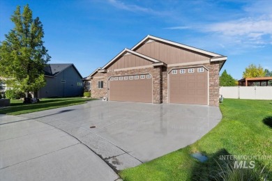 The kind of home you dream about! Nestled in a peaceful on Hunters Point Golf Club in Idaho - for sale on GolfHomes.com, golf home, golf lot