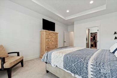Nestled in the sought-after Redhawk Ridge subdivision, this on Hunters Point Golf Club in Idaho - for sale on GolfHomes.com, golf home, golf lot