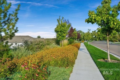 Nestled in the sought-after Redhawk Ridge subdivision, this on Hunters Point Golf Club in Idaho - for sale on GolfHomes.com, golf home, golf lot