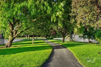 Nestled in the sought-after Redhawk Ridge subdivision, this on Hunters Point Golf Club in Idaho - for sale on GolfHomes.com, golf home, golf lot