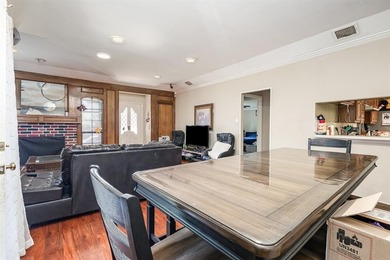 Very nice house in the prestigious Oakridge neighbourhood in on Duck Creek Golf Club in Texas - for sale on GolfHomes.com, golf home, golf lot